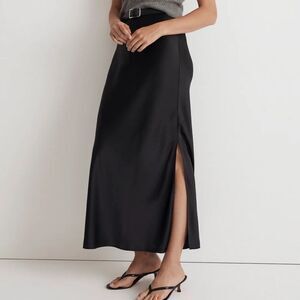 Madewell Satin Maxi Slip Skirt in True Black Size 00 NWT